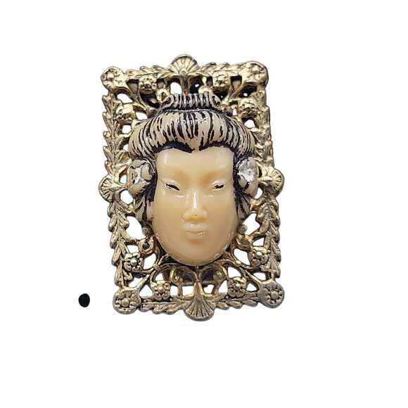 Selro Asian Geshi Clip On Earring Lucite Lady 3D Rectangle Filigree Vintage - Picture 9 of 10